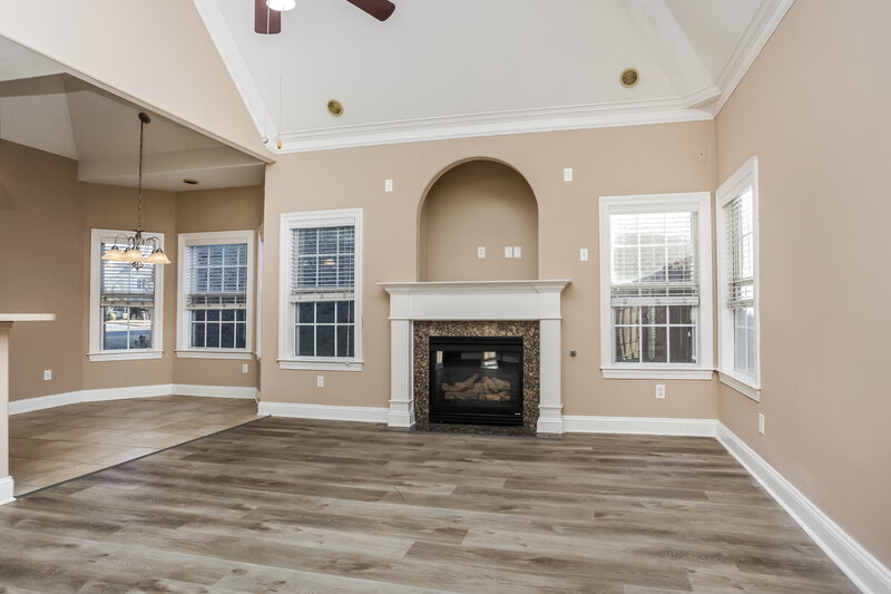 1,880/Mo, 3045 Roseleigh Dr Southaven, MS 38672 Living Room View