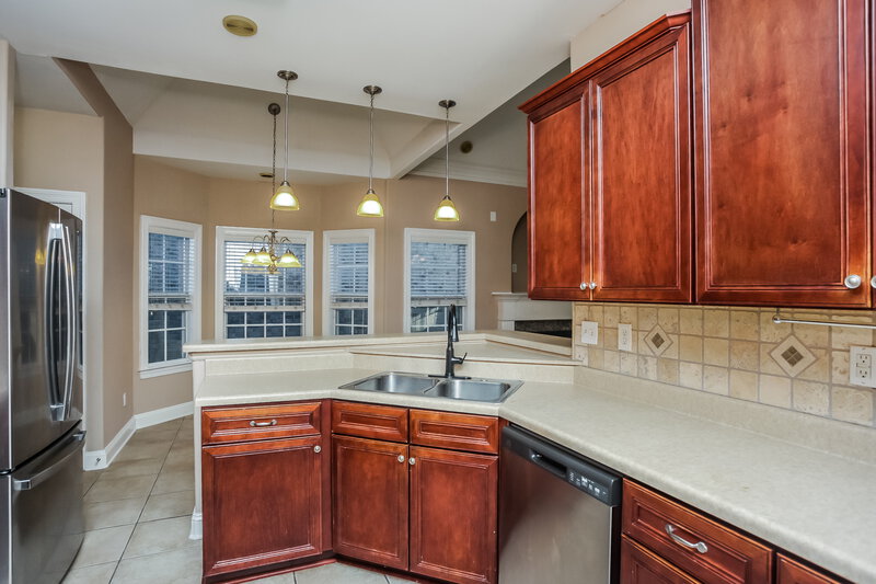 1,880/Mo, 3045 Roseleigh Dr Southaven, MS 38672 Kitchen View 2