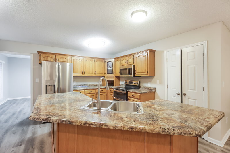2,080/Mo, 442 Fairway Oaks Dr Hernando, MS 38632 Kitchen View