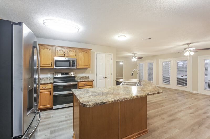 2,080/Mo, 442 Fairway Oaks Dr Hernando, MS 38632 Kitchen View 2