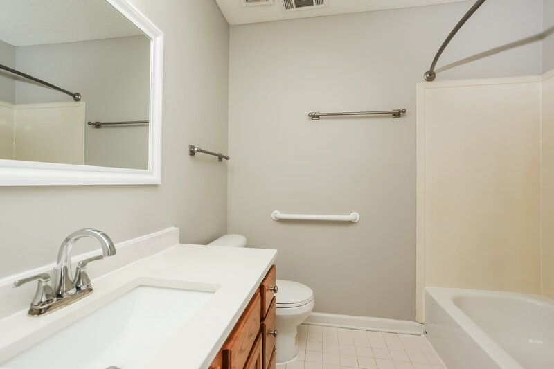 2,395/Mo, 1034 Mossy Knoll Dr Cordova, TN 38018 Bathroom View 2