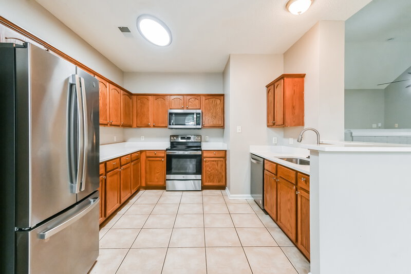 1,735/Mo, 10345 Autumn View Cv Cordova, TN 38018 Kitchen View