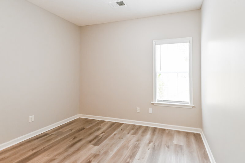 1,735/Mo, 10345 Autumn View Cv Cordova, TN 38018 Bedroom View 2