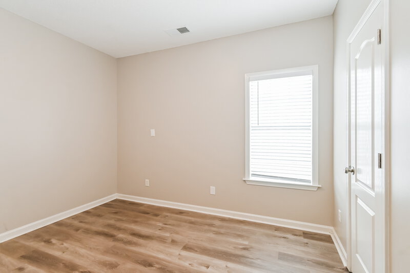 1,735/Mo, 10345 Autumn View Cv Cordova, TN 38018 Bedroom View 4