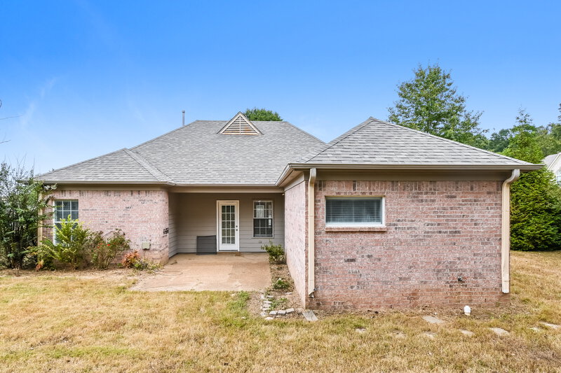 1,735/Mo, 10345 Autumn View Cv Cordova, TN 38018 Rear View