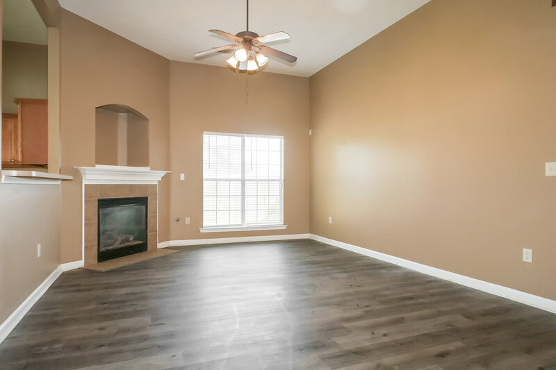 2,070/Mo, 4941 Wemberley Dr Memphis, TN 38125 Living Room View