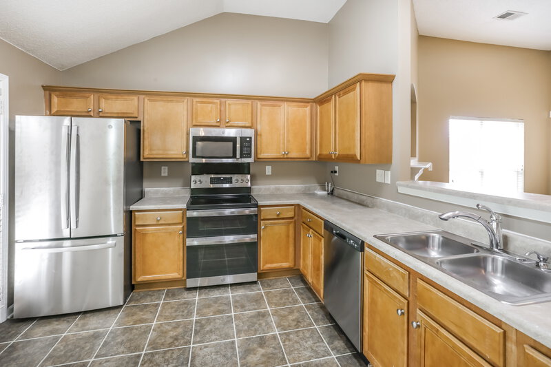2,155/Mo, 4941 Wemberley Dr Memphis, TN 38125 Kitchen View