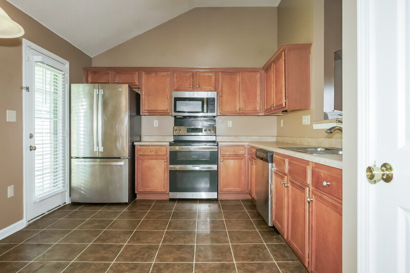2,070/Mo, 4941 Wemberley Dr Memphis, TN 38125 Kitchen View