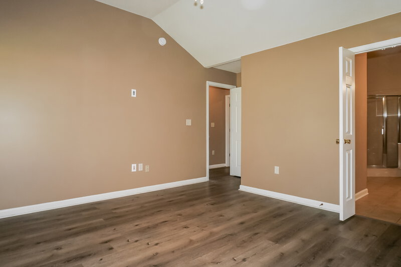 2,070/Mo, 4941 Wemberley Dr Memphis, TN 38125 Main Bedroom View 2
