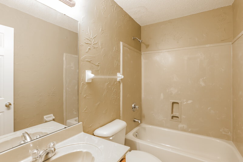 2,155/Mo, 4941 Wemberley Dr Memphis, TN 38125 Bathroom View