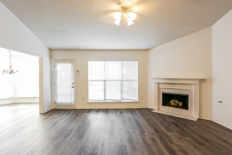 1,750/Mo, 7357 Wendy Way Walls, MS 38680 Living Room View
