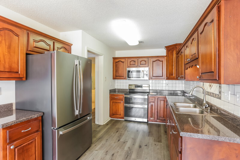 1,750/Mo, 7357 Wendy Way Walls, MS 38680 Kitchen View 2