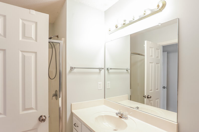 1,750/Mo, 7357 Wendy Way Walls, MS 38680 Main Bathroom View