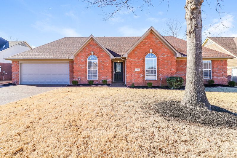 1,930/Mo, 4509 Meadow Cliff Dr Memphis, TN 38125 External View