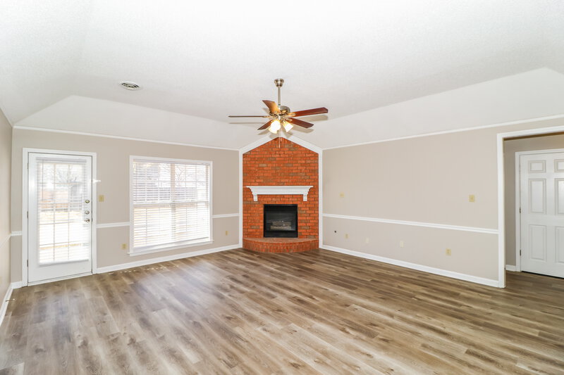 1,930/Mo, 4509 Meadow Cliff Dr Memphis, TN 38125 Living Room View