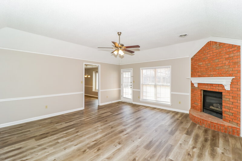 1,930/Mo, 4509 Meadow Cliff Dr Memphis, TN 38125 Living Room View 2