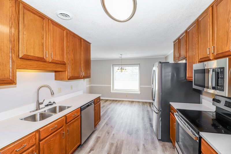 1,930/Mo, 4509 Meadow Cliff Dr Memphis, TN 38125 Kitchen View