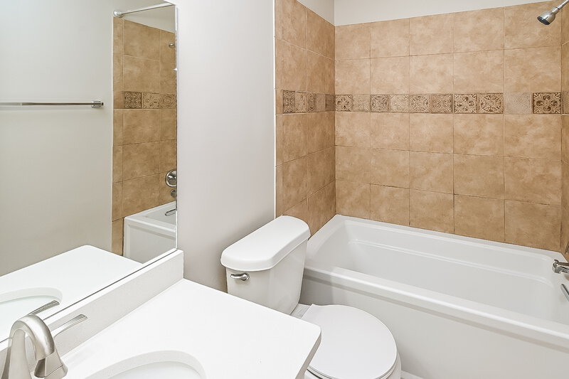 1,655/Mo, 9903 Allen Pkwy N Olive Branch, MS 38654 Bathroom View