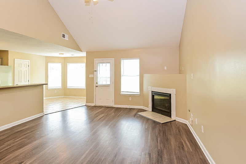 1,560/Mo, 6093 Wills Way Circle S Walls, MS 38680 Living Room View 2