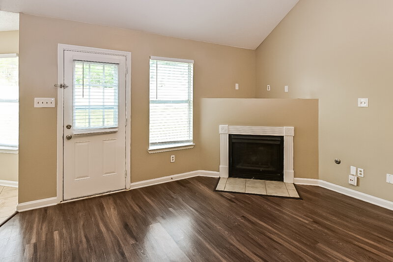 1,560/Mo, 6093 Wills Way Circle S Walls, MS 38680 Living Room View 3