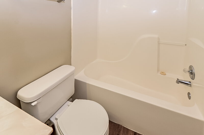 1,560/Mo, 6093 Wills Way Circle S Walls, MS 38680 Bathroom View