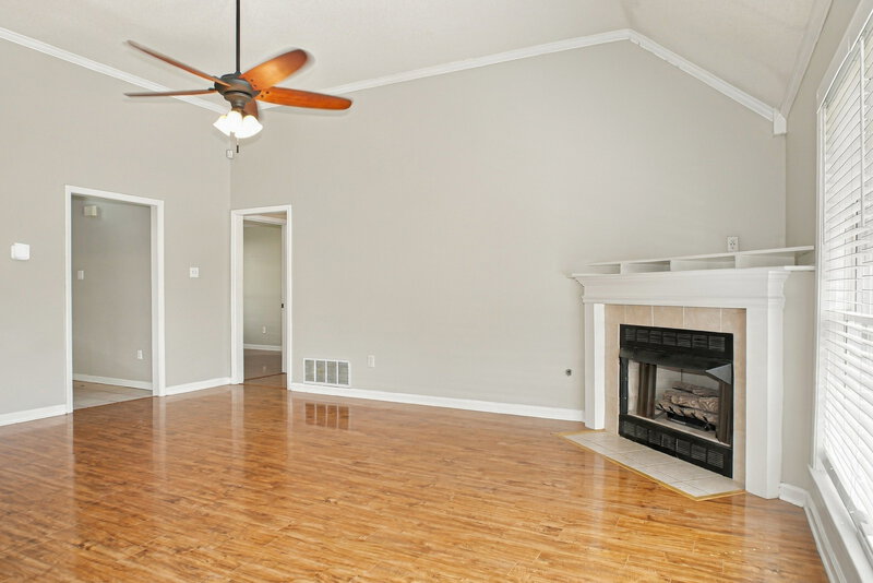 1,755/Mo, 55 Lakewood Cv Oakland, TN 38060 Living Room View