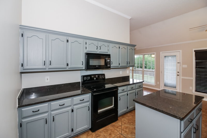 1,915/Mo, 55 Lakewood Cv Oakland, TN 38060 Kitchen View