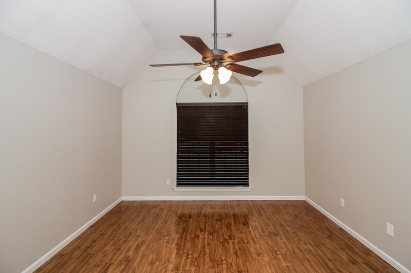 1,915/Mo, 55 Lakewood Cv Oakland, TN 38060 Main Bedroom View 2