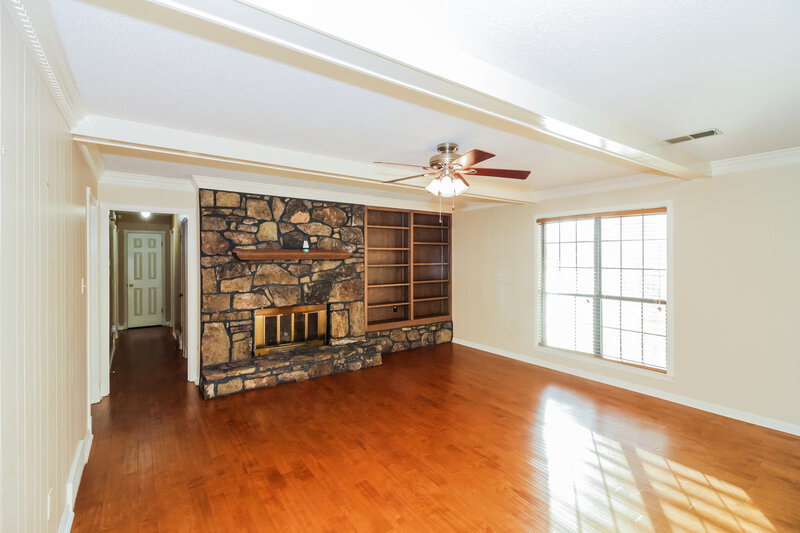 2,145/Mo, 3467 Josee Ln Bartlett, TN 38135 Family Room View