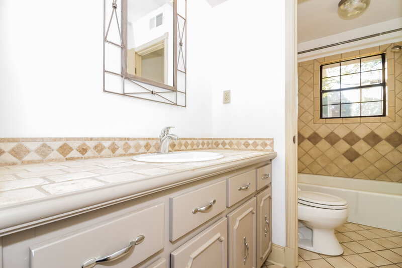 2,145/Mo, 3467 Josee Ln Bartlett, TN 38135 Bathroom View