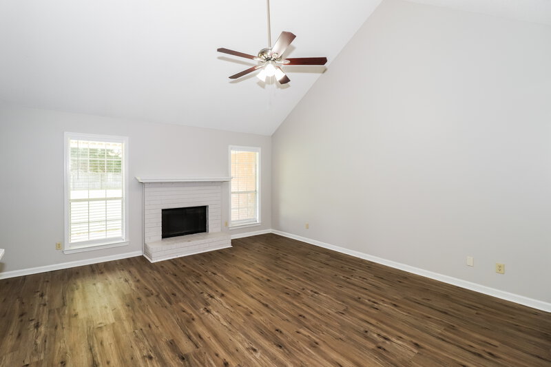 2,195/Mo, 6752 Oakmoor Cir S Bartlett, TN 38135 Living Room View 2