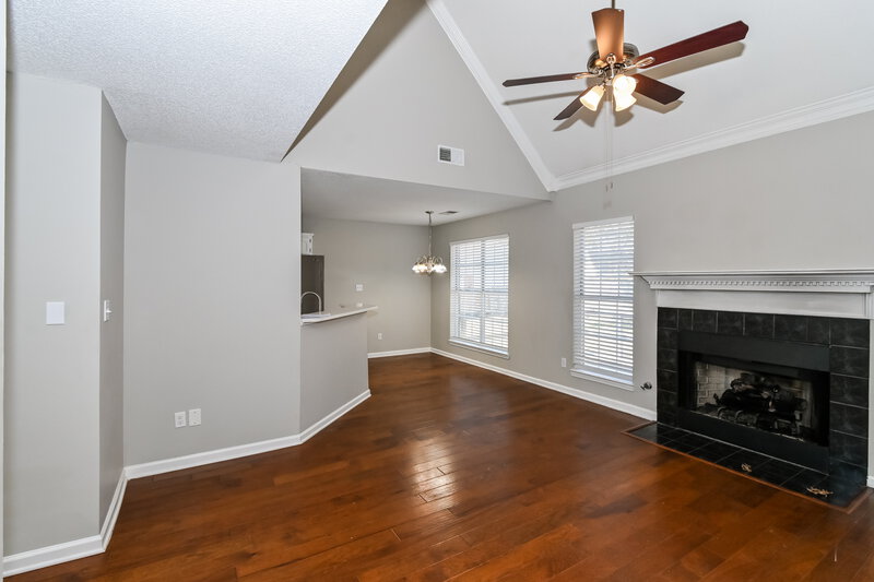 2,970/Mo, 1950 Pecan Ln N Southaven, MS 38671 Living Room View 2