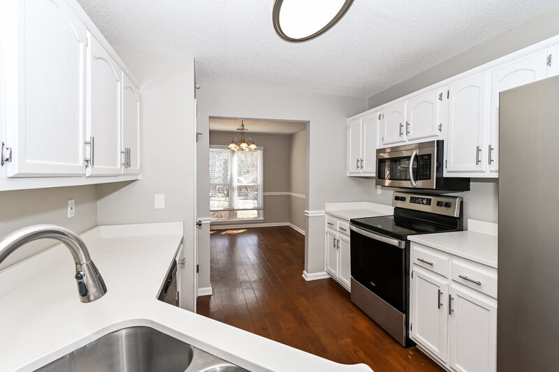 2,970/Mo, 1950 Pecan Ln N Southaven, MS 38671 Kitchen View