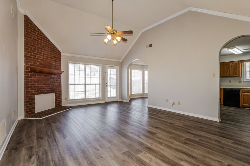 1,740/Mo, 10018 Fox Hunt Dr Olive Branch, MS 38654 Living Room View