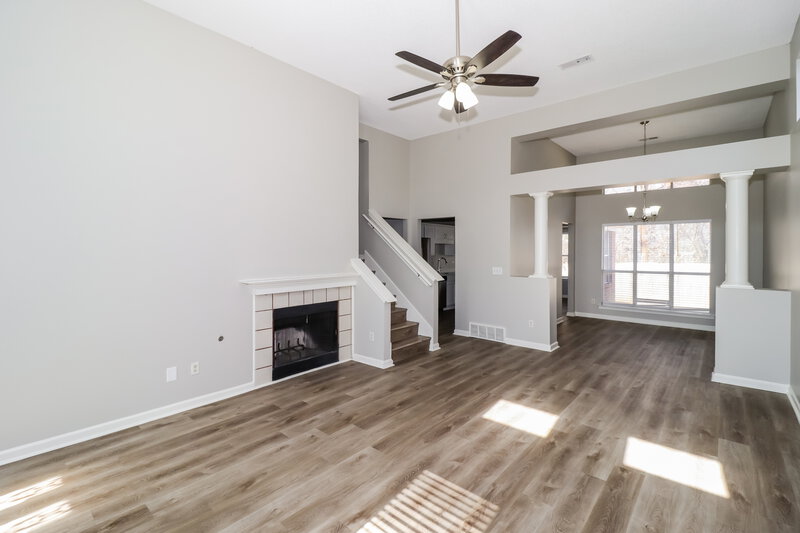 1,940/Mo, 9702 Tributary Cv Memphis, TN 38002 Living Room View