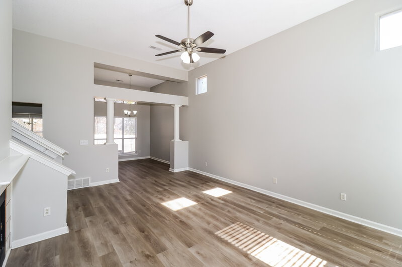 1,940/Mo, 9702 Tributary Cv Memphis, TN 38002 Living Room View 2