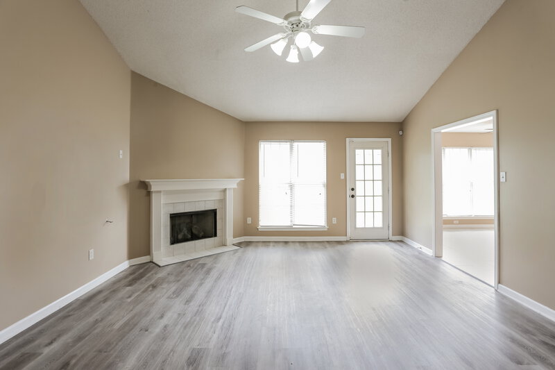 3,060/Mo, 950 Lakemont Cv Southaven, MS 38672 Living Room View