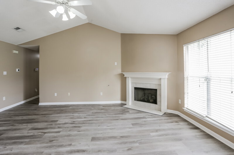 3,060/Mo, 950 Lakemont Cv Southaven, MS 38672 Living Room View 2