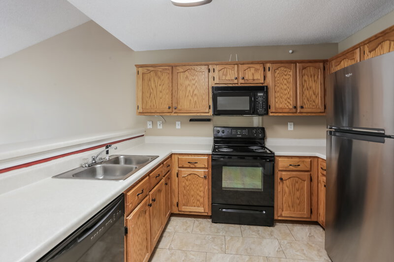 3,060/Mo, 950 Lakemont Cv Southaven, MS 38672 Kitchen View 2