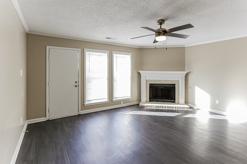 2,045/Mo, 5237 Sea Horse Dr Memphis, TN 38141 Living Room View