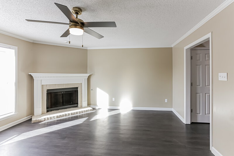 2,045/Mo, 5237 Sea Horse Dr Memphis, TN 38141 Living Room View 2