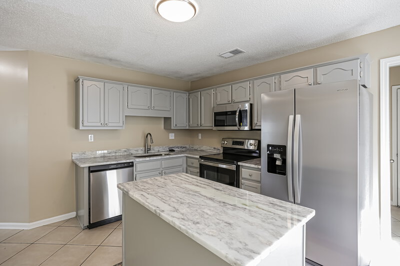 2,045/Mo, 5237 Sea Horse Dr Memphis, TN 38141 Kitchen View 2