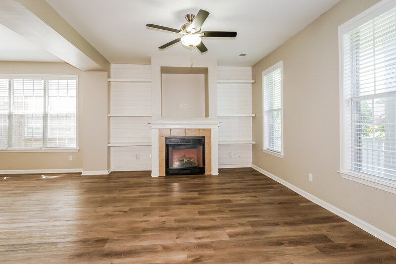 1,960/Mo, 8565 Griffin Park Dr Cordova, TN 38018 Living Room View