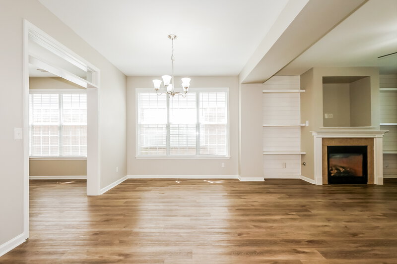 1,960/Mo, 8565 Griffin Park Dr Cordova, TN 38018 Living Room View 2