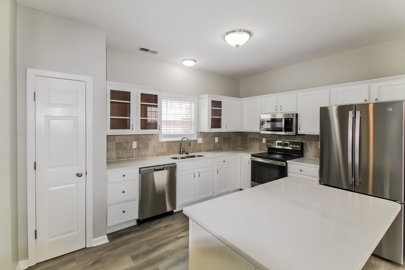 2,145/Mo, 8565 Griffin Park Dr Cordova, TN 38018 Kitchen View