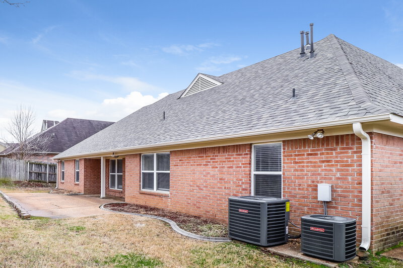 2,105/Mo, 1418 Leery Cv Cordova, TN 38016 Rear View