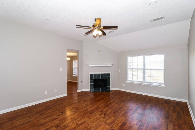 1,920/Mo, 50 Lakewood Dr Oakland, TN 38060 Living Room View