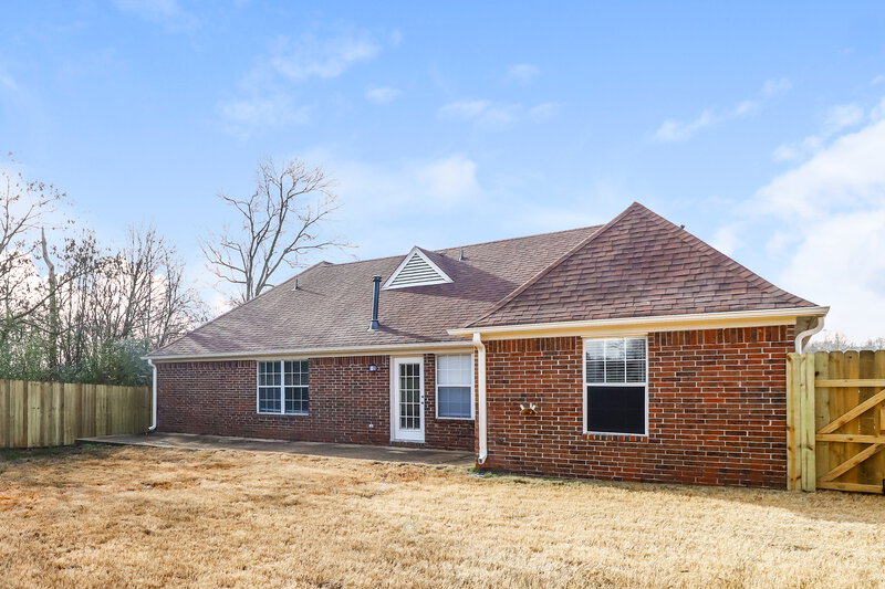 1,920/Mo, 50 Lakewood Dr Oakland, TN 38060 Rear View