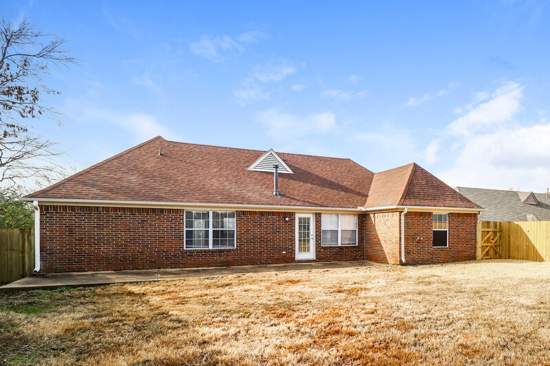 1,920/Mo, 50 Lakewood Dr Oakland, TN 38060 Rear View 2