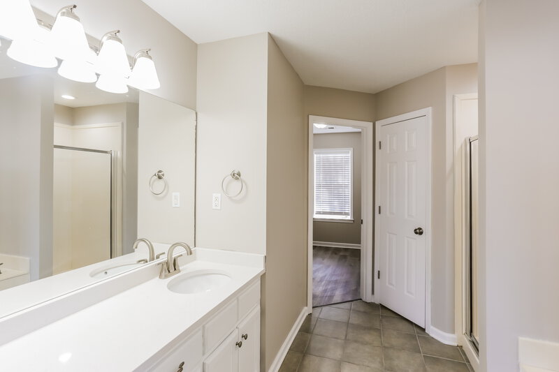 3,000/Mo, 1608 Drake Cv W Hernando, MS 38632 Main Bathroom View